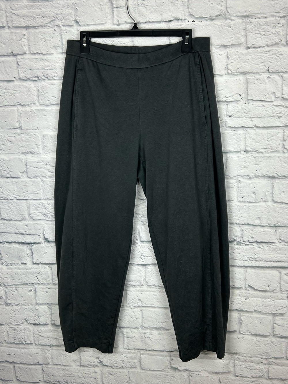 Eileen Fisher M Dark Gray Organic Cotton Stretch Pull-On Tapered Ankle Pants